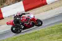 cadwell-no-limits-trackday;cadwell-park;cadwell-park-photographs;cadwell-trackday-photographs;enduro-digital-images;event-digital-images;eventdigitalimages;navarra;no-limits-trackdays;peter-wileman-photography;racing-digital-images;trackday-digital-images;trackday-photos